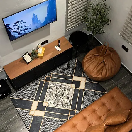 Industrial Loft Tinyhouse Homestay - 2 Queen Bed, Free Netflix, Prime & Wi-Fi Near Bukit Mertajam
